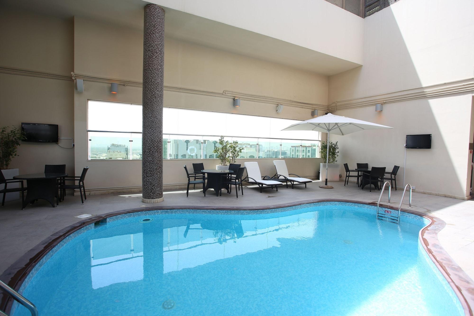 Ramada Downtown Abu Dhabi Hotel Екстериор снимка