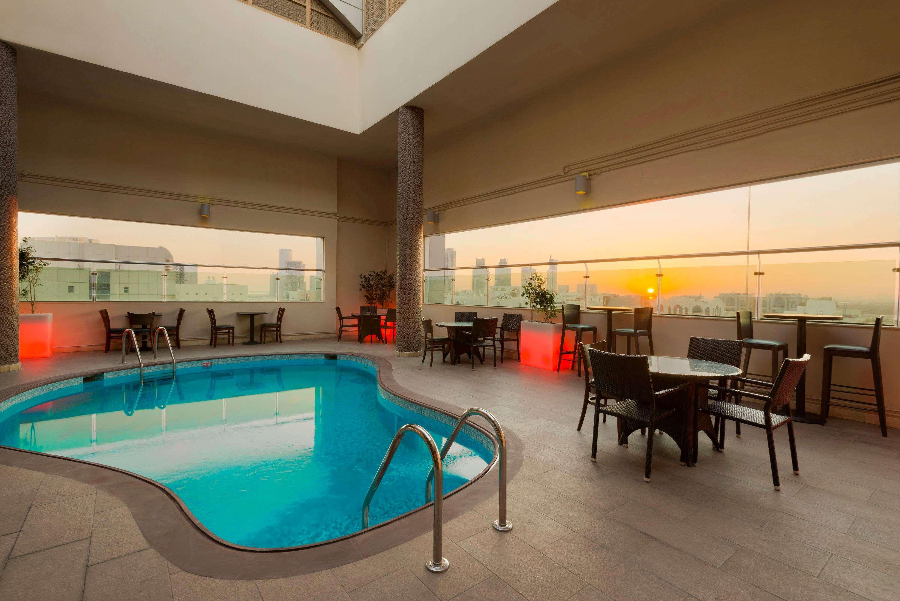 Ramada Downtown Abu Dhabi Hotel Екстериор снимка