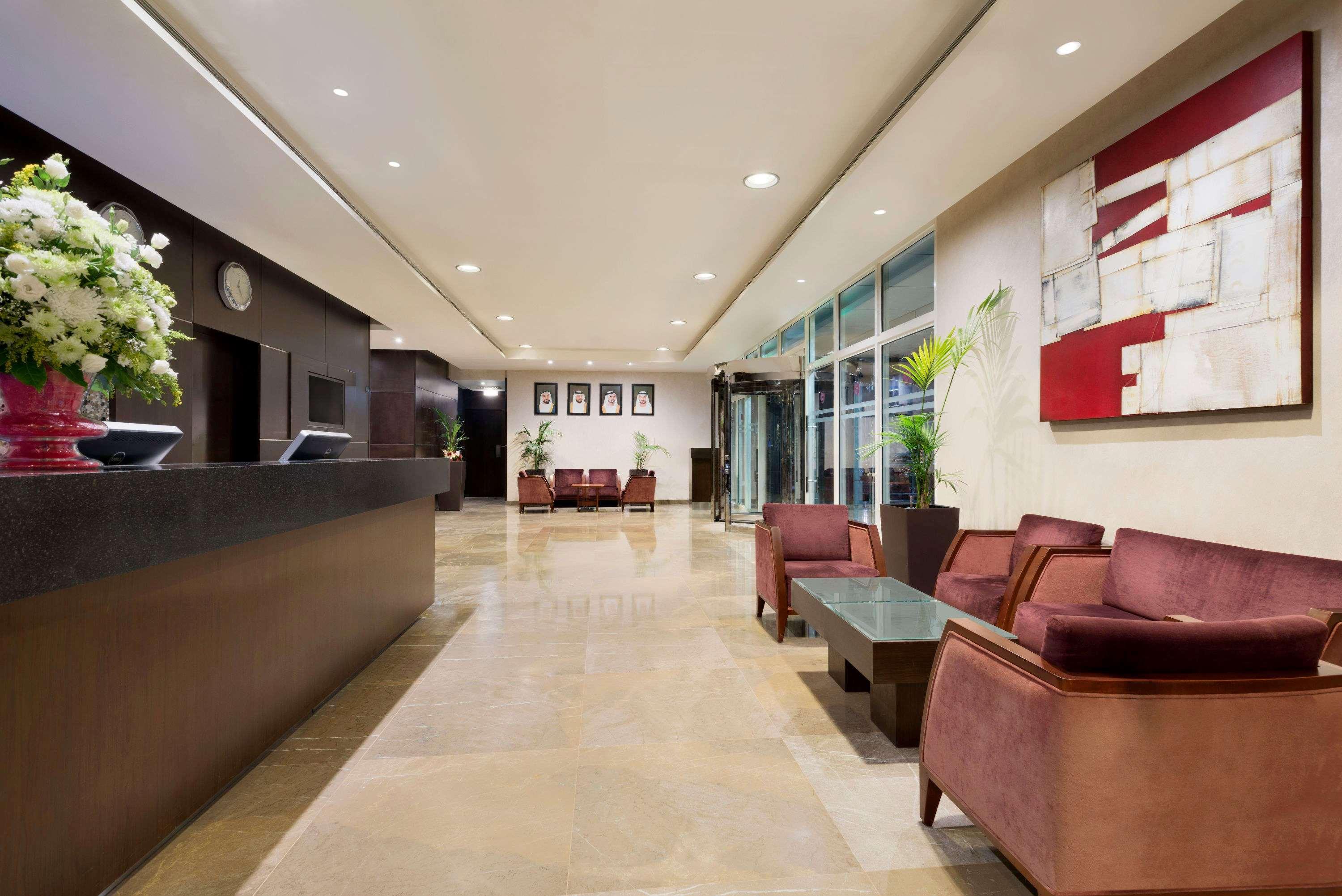 Ramada Downtown Abu Dhabi Hotel Екстериор снимка