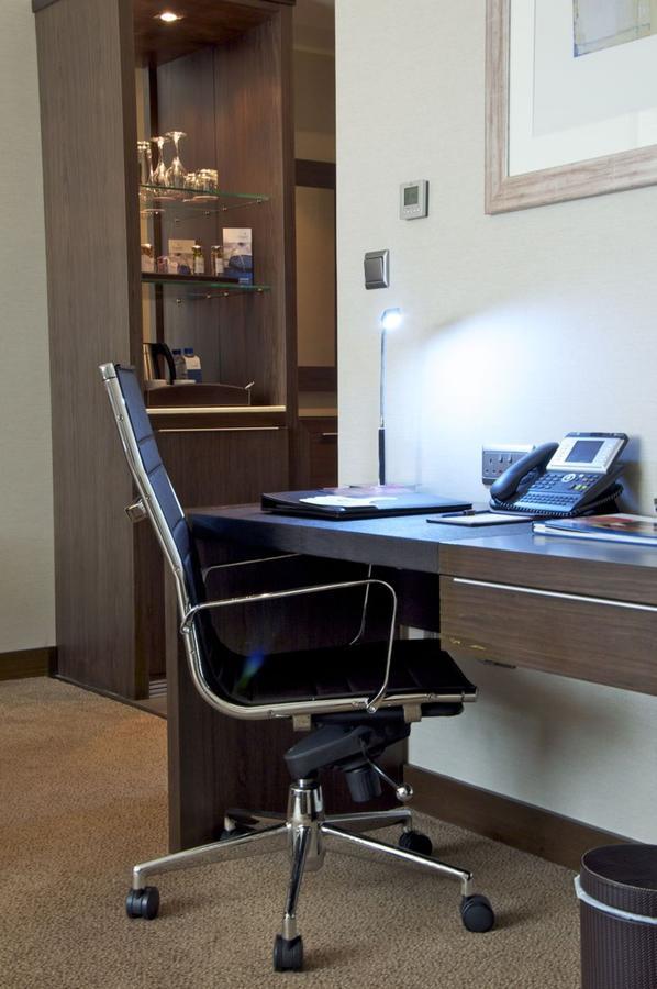 Ramada Downtown Abu Dhabi Hotel Екстериор снимка