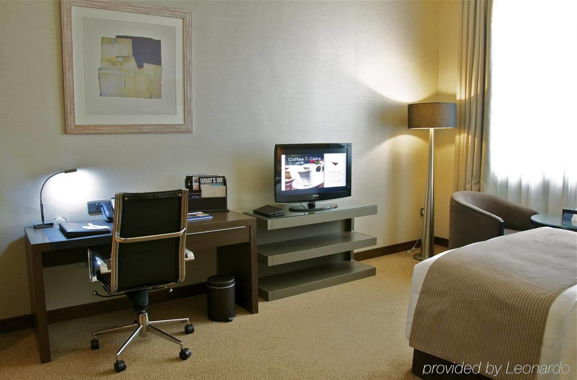 Ramada Downtown Abu Dhabi Hotel Екстериор снимка
