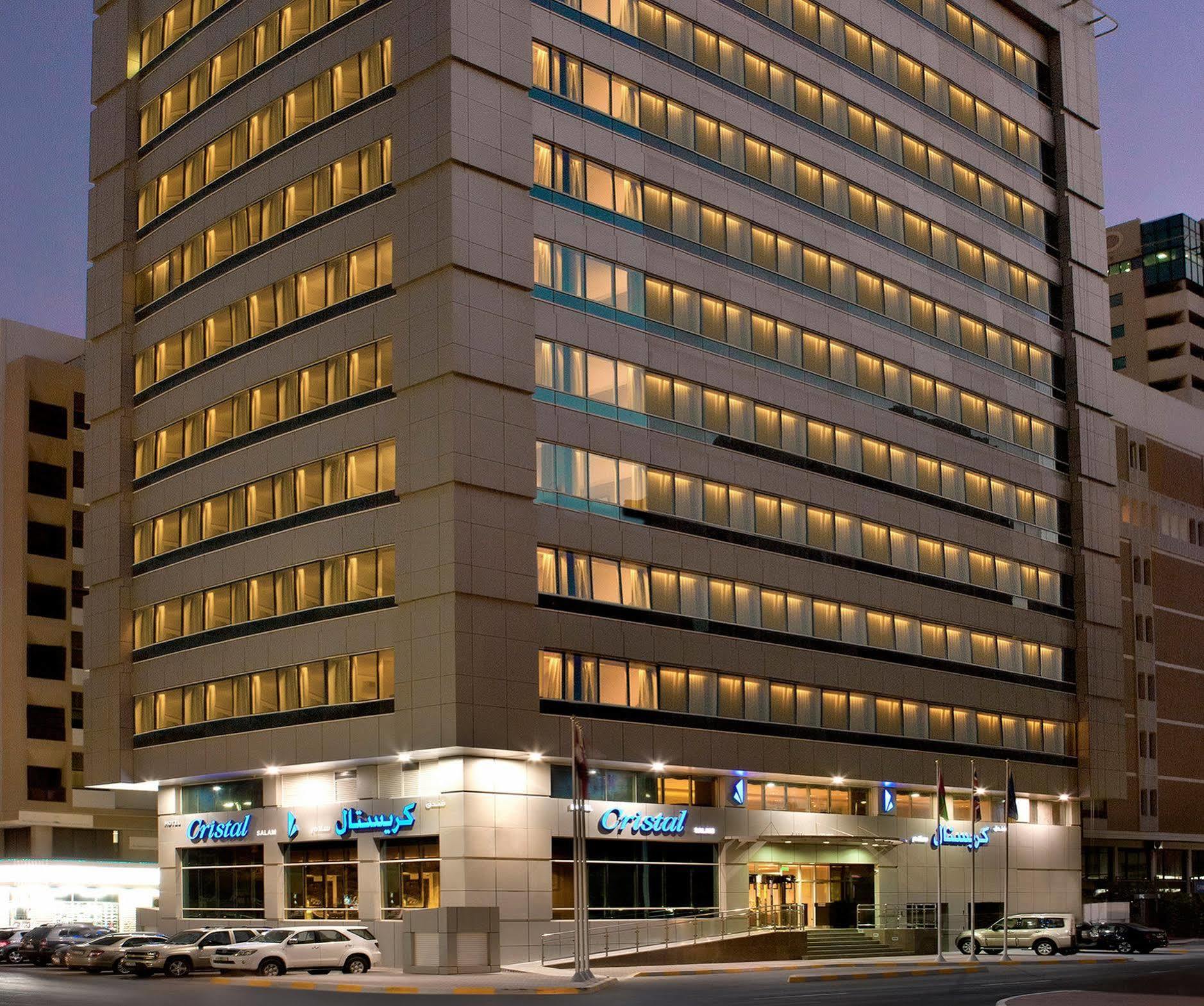 Ramada Downtown Abu Dhabi Hotel Екстериор снимка
