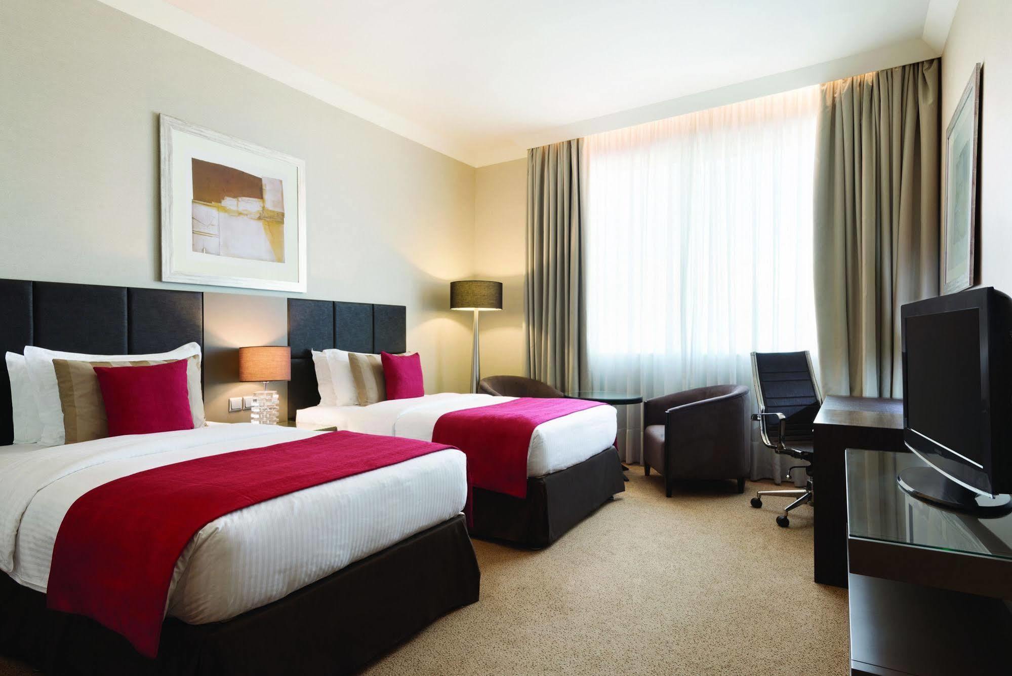 Ramada Downtown Abu Dhabi Hotel Екстериор снимка